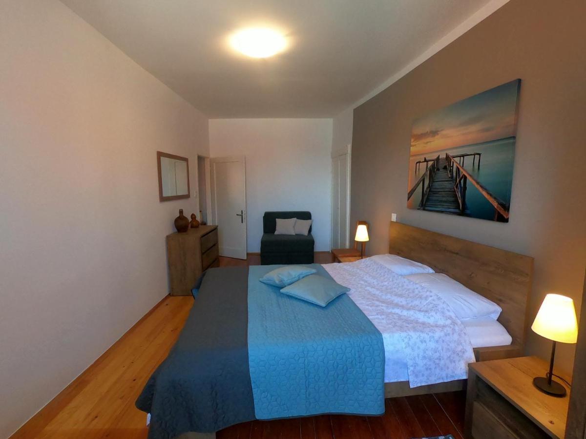 Apartment Dinka Baška Exteriör bild