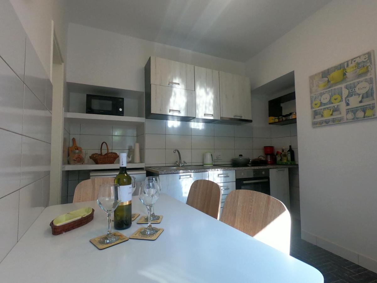 Apartment Dinka Baška Exteriör bild