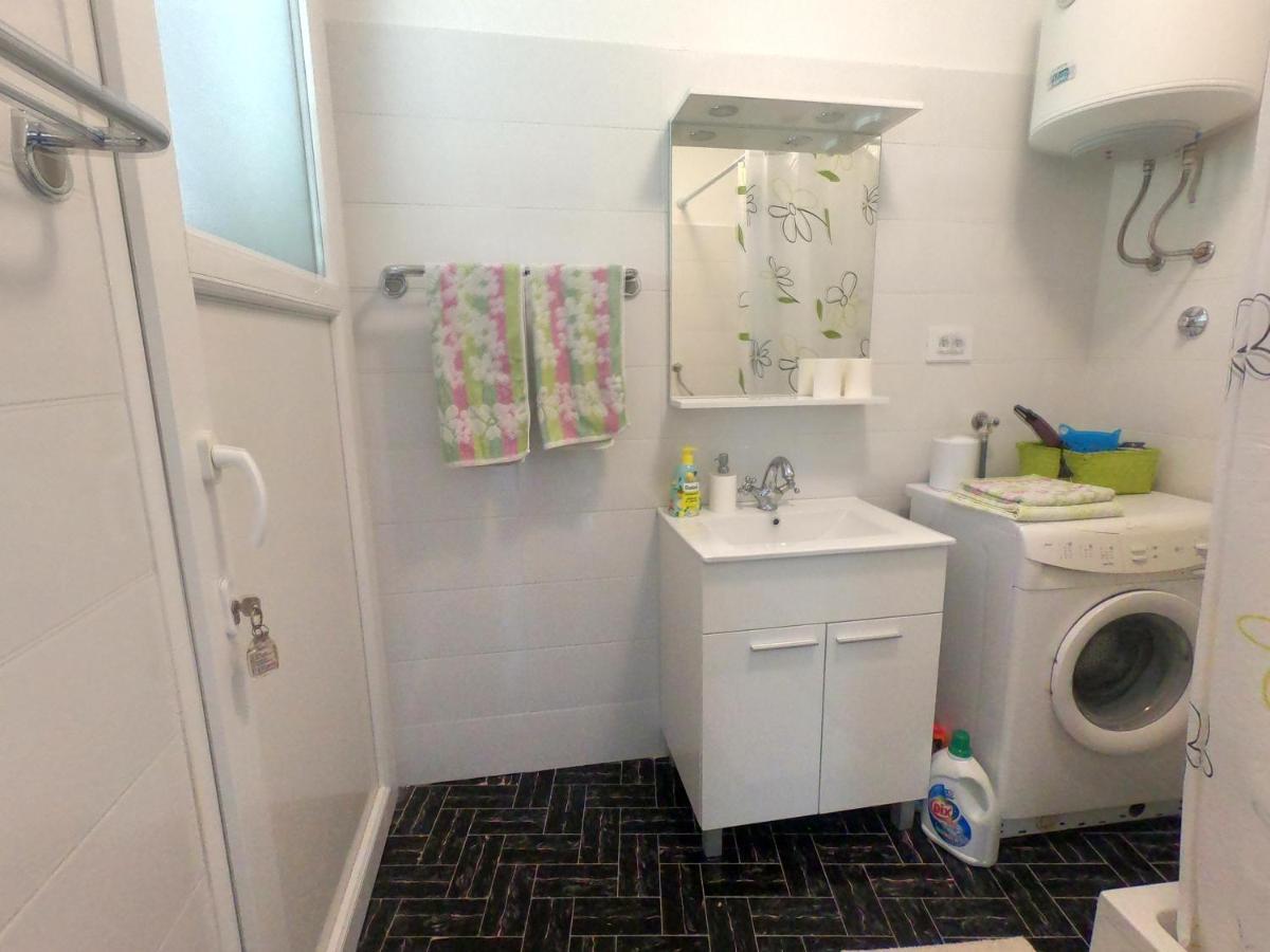 Apartment Dinka Baška Exteriör bild