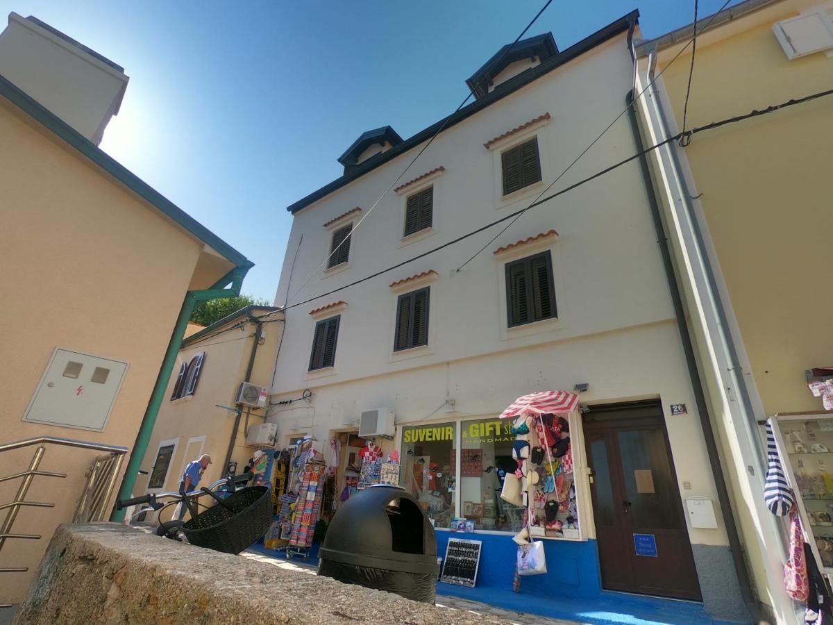 Apartment Dinka Baška Exteriör bild