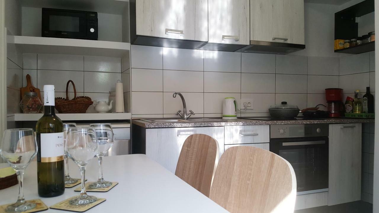 Apartment Dinka Baška Exteriör bild